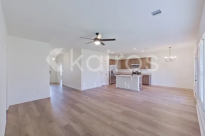 103 Hendrix Rd — Photo 3
