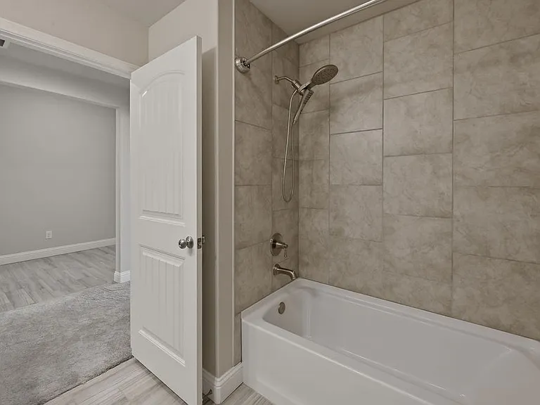 6801 Baron Dr — Photo 12
