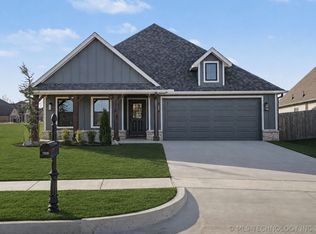 7215 E Queens St, Broken Arrow, OK 74014