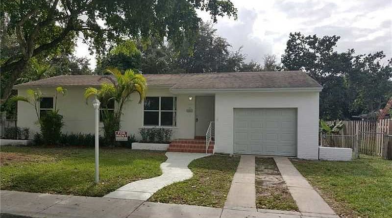 1st image of 1240 NE 153rd St