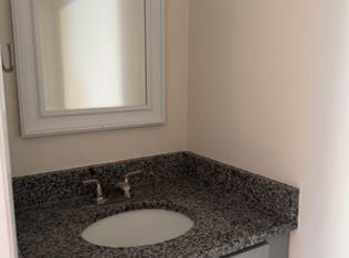34 Pleasant St APT B, Easthampton, MA 01027