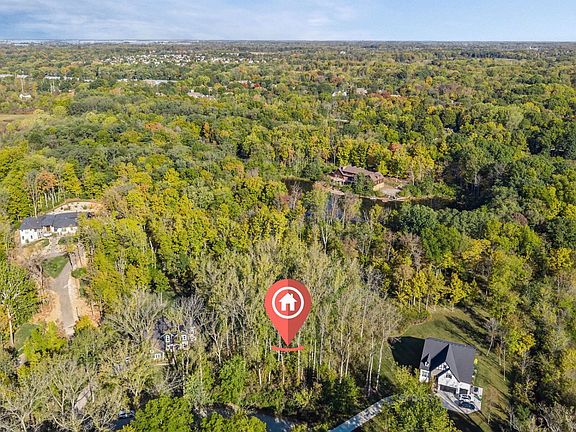 3rd image of 7710 Traders Hollow Ln