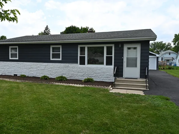 1155 Lebanon St, Aurora, IL 60505