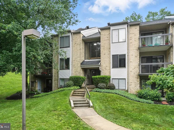 8 Bailiffs Ct Unit 202, Lutherville Timonium, MD 21093