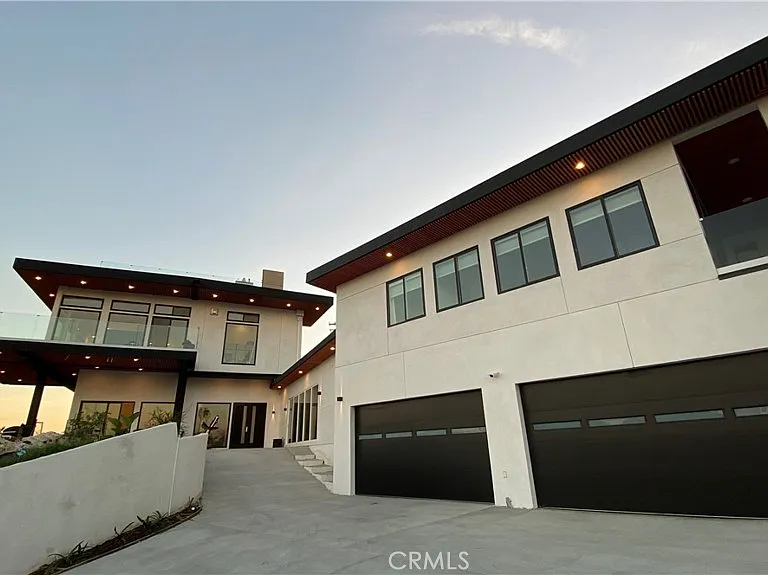 7015 Wrightcrest Dr — Photo 1