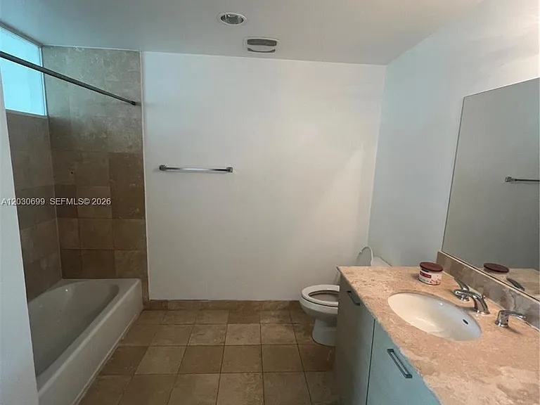 350 NE 24th St #407 — Photo 10