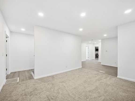 2nd image of 117 Hamilton St
