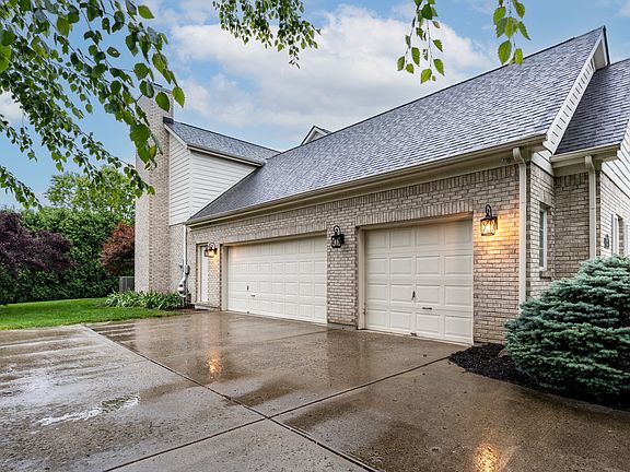 3rd image of 9091 Iris Ln