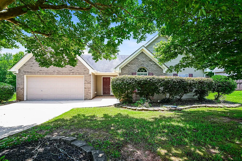 3 bed, 2.0 bath, 1823 sqft, $2,920 — Photo 1