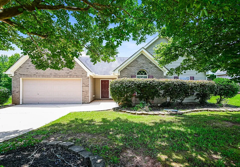 3102 Delaware Loop