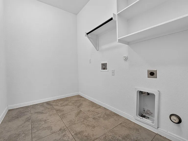 516 Panzano Dr — Photo 6