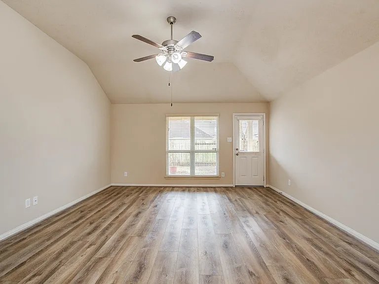3431 Lilac Ranch Dr — Photo 10