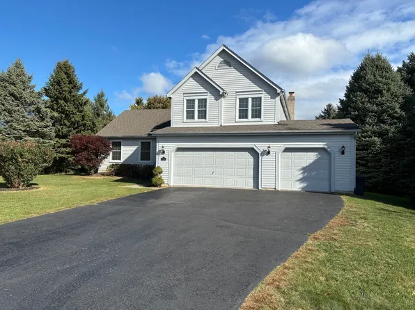 2000 Shiloh Dr, Johnsburg, IL 60051