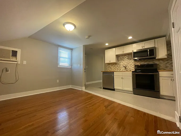 920 Whalley Ave — Photo 13