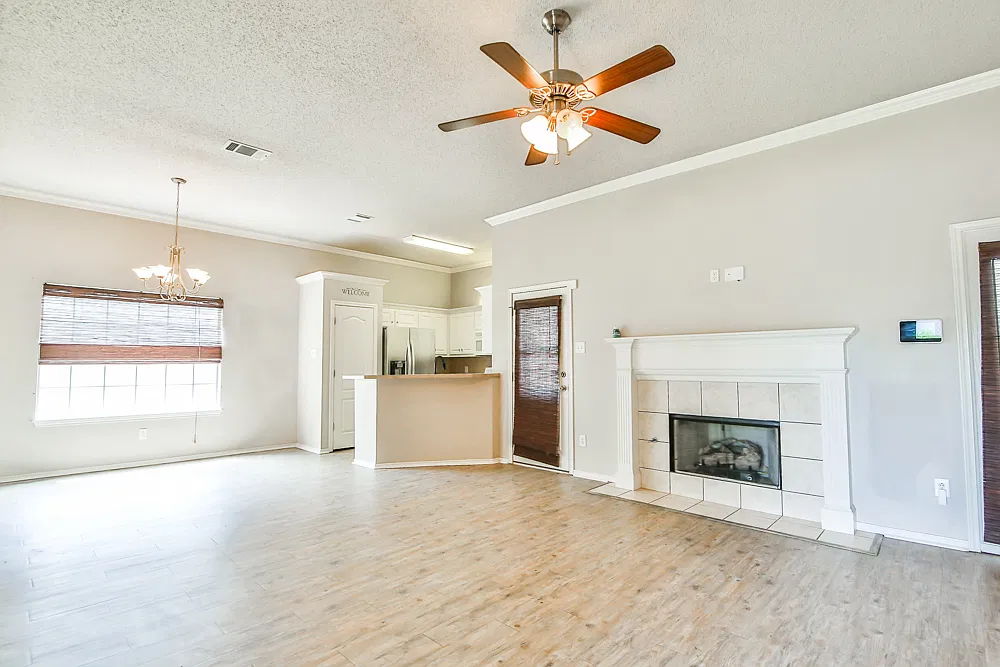 3 bed, 1410 sqft, $1,550 — Photo 3