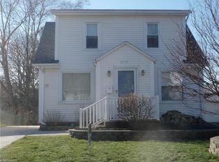 1278 Summit Dr, Mayfield Heights, OH 44124