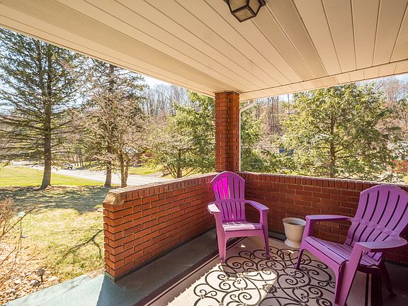 5th image of 220 Stotler Rd