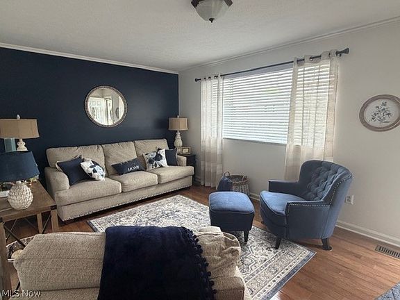 5th image of 601 McKenna Dr