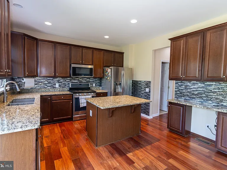 823 S Haines Cir — Photo 13