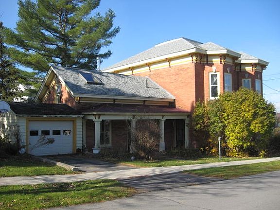2nd image of 118 St Lawrence Ave