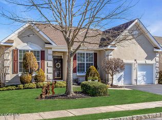 33 Pond View Cir, Barnegat, NJ 08005
