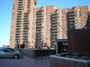 733 Harmon Cove Tower, Secaucus, NJ 07094