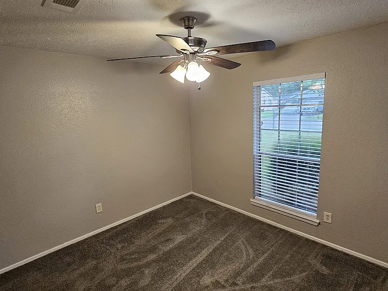 4410 Adonis Dr — Photo 17