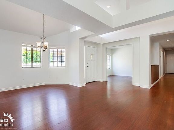 5th image of 2565 Holly Valley Dr