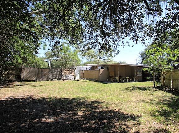 5th image of 15200 E Colonial Dr