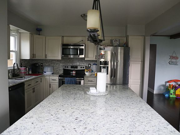 Kitchen Island 4' x 7'