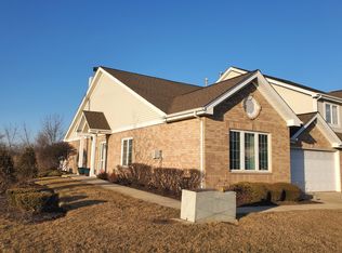 5552 Foxwoods Dr, Oak Lawn, IL 60453
