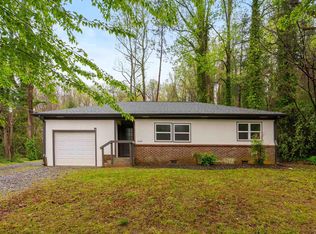 2694 W Lakeshore Dr, Landrum, SC 29356