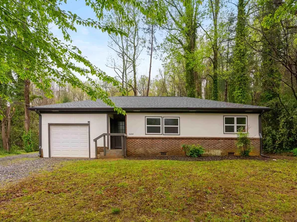 2694 W Lakeshore Dr, Landrum, SC 29356