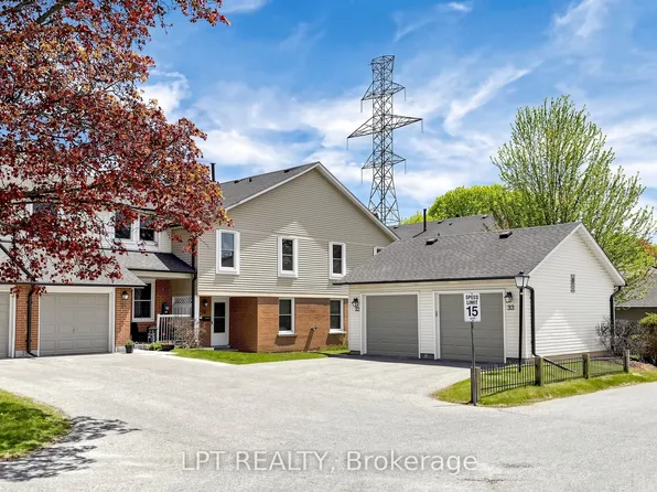 1055 Central Park Blvd N #32, Oshawa, ON L1G 7M4