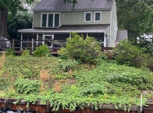 1111 Sherwood Dr, Reedville, VA 22539