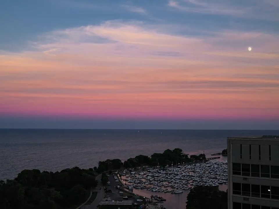 3550 N Lake Shore Dr #2124