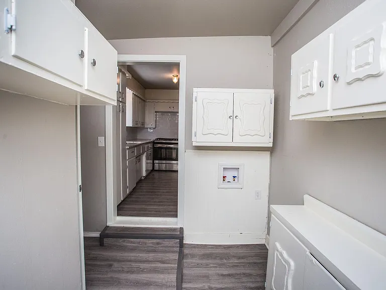 4629 Elgin Ave — Photo 9
