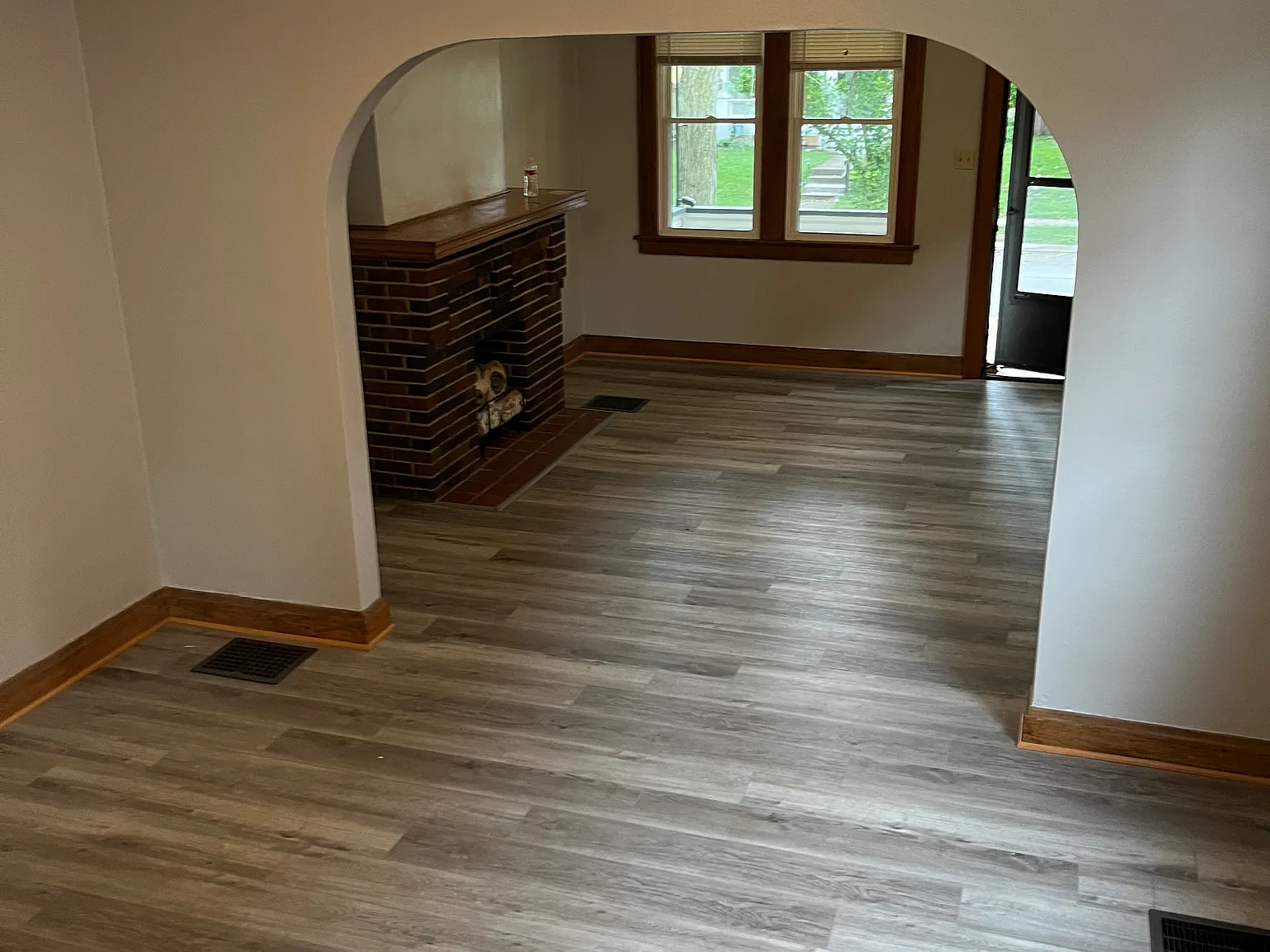 3 bed, 1400 sqft, $2,190 — Photo 1