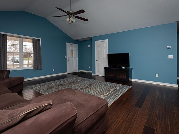 2nd image of 119 Turnberry Dr