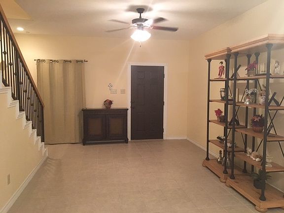 4th image of 602 Basswood Dr Unit 904