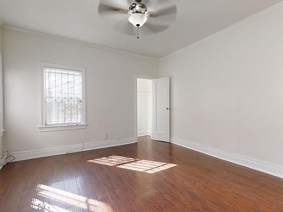 5th image of 2318 1/2 W Jefferson Blvd #C