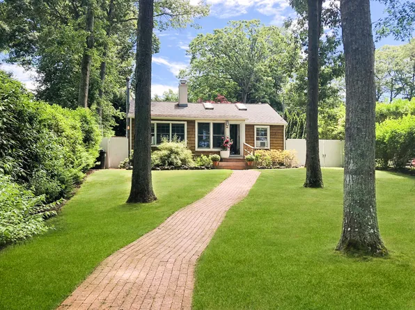 https://photos.zillowstatic.com/fp/44bba42f6de498602402299ad0acacf0-p_e.webp