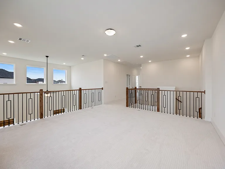 7066 Lathrop Ln — Photo 9