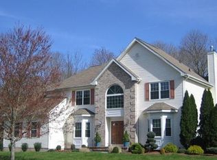 1 Rolling Rd, Somerset, NJ 08873