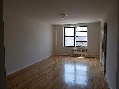 1577 East 17th Street — Photo 4