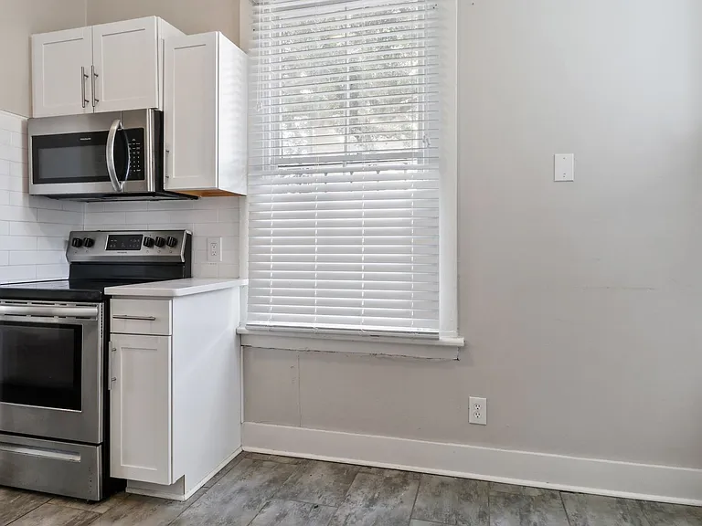 1312 Lincoln St — Photo 8