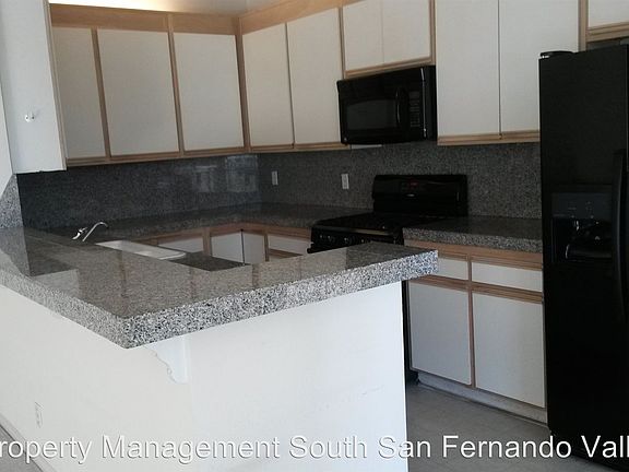 4th image of 2222 N Beachwood Dr APT 309