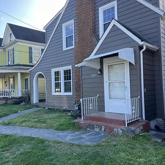 1117 N Main St — Photo 3