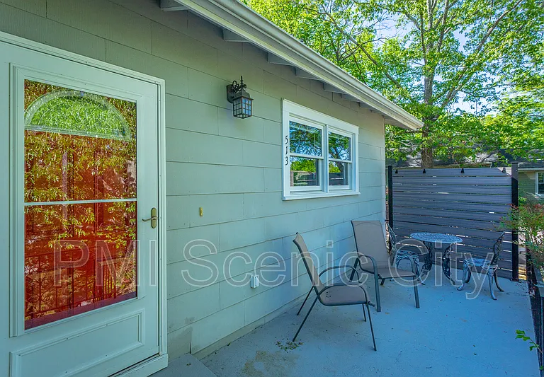 513 Lytle St — Photo 8