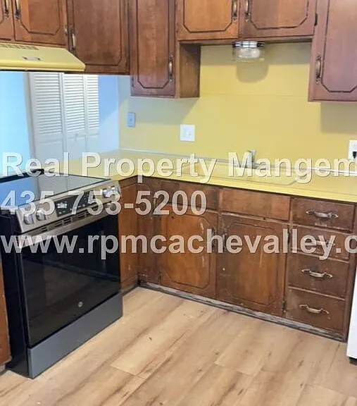 565 Dee Ave — Photo 1